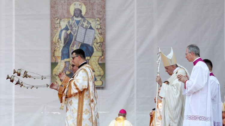 Papa Francisco durante a Divina Liturgia greco-católica, em Blaj