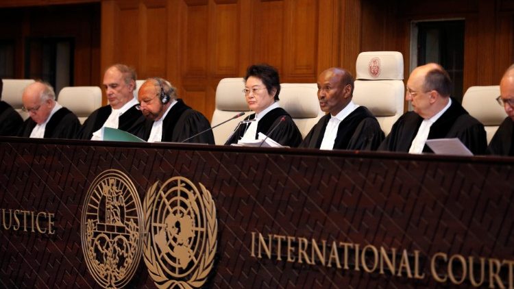 Des juges de la Cour de justice internationale de La Haye, lors d'une session le 3 juin 2019.