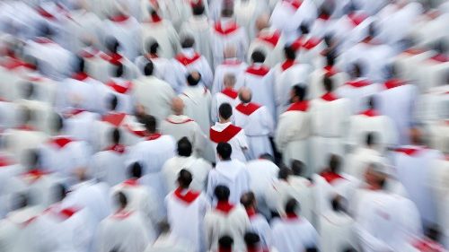 Papa aos sacerdotes da Diocese de Roma: deixar-se surpreender pelo Ressuscitado
