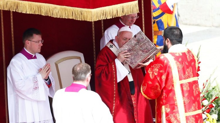 Папата на света Литургија на Духовден
