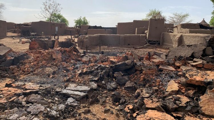 Selo u Maliju nakon terorističkog napada