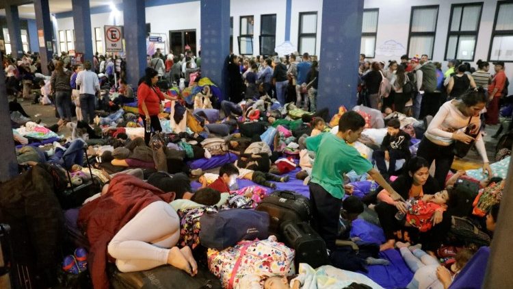 Venezuelan migrants wait at the Binational Border Service Centre of Peru 