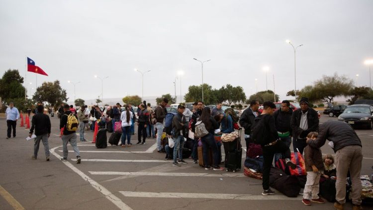 Migranten am Grenzübergang Chacalluta, zwischen Chile und Peru