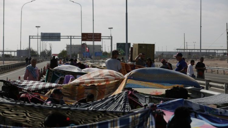Wenn es nicht mehr weiter geht - Flüchtlinge am Grenzübergang Chacalluta