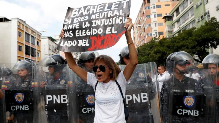 Oppositionelle demonstriert in Caracas