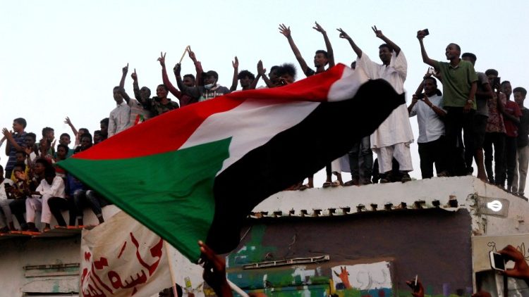 Sudan: zawarto porozumienie, jest nadzieja na koniec protestów 