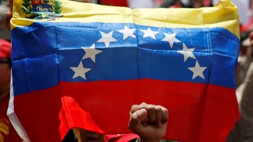 Francisco pede solução para crise venezuelana