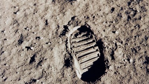 चाँद पर पैर रखने की 50वीं वर्षगाँठ, सार्वजनिक हित की प्रेरणा