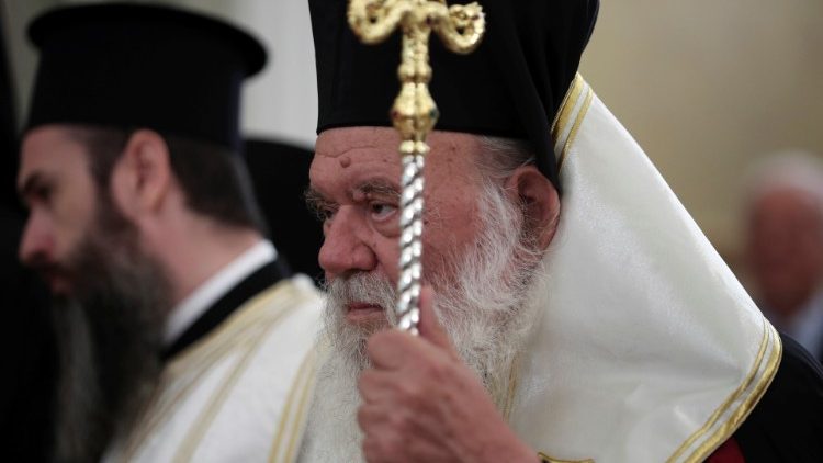 Wurde vom orthodoxen Patriarchen Kyrill I. aus der Liturige gestrichen: Metropolit Hieronymus von Athen