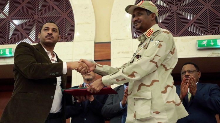 Assinado acordo entre militares e oposição, no Sudão