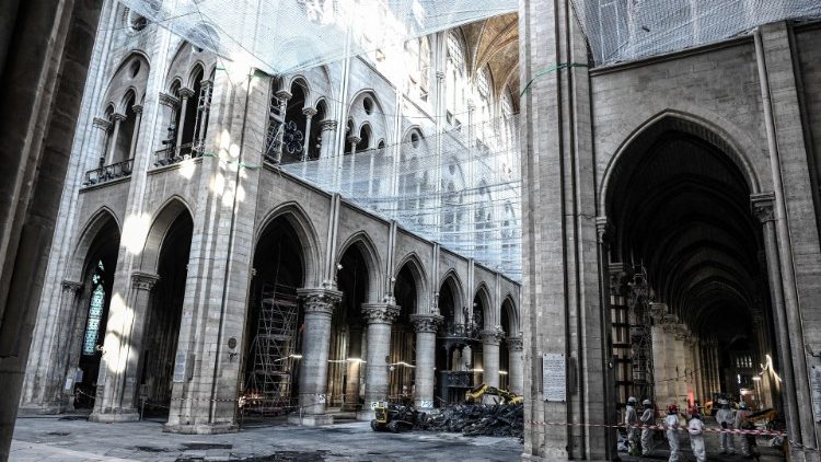 Notre Dame: Schäden im Innenraum drei Monate nach dem Brand