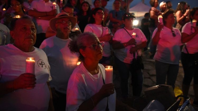 Bdjenje u El Pasu (Texas, SAD) u spomen na žrtve krvoprolića