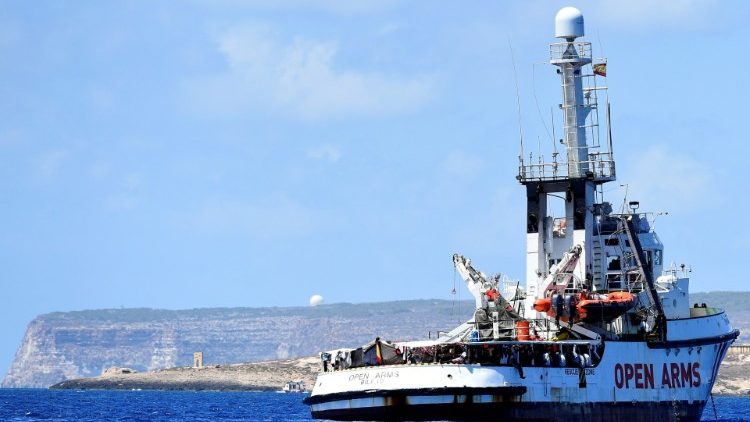 Brod španjolske nevladine organizacije "Open Arms"