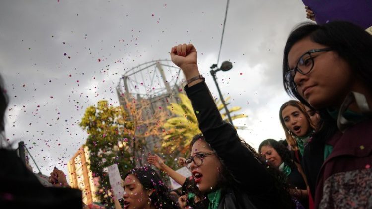 Des femmes manifestant pour dénoncer des abus de policiers sur des jeunes filles, le 16 août 2019 à Mexico.