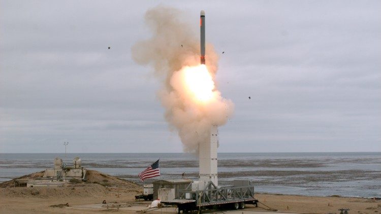 Un missile da crociera convenzionale è stato lanciato dal Dipartimento della Difesa USA, durante un test, sull'isola di San Nicolas, California