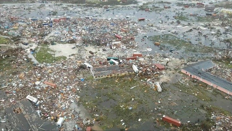 Uraganas nusiaubė Bahamų salas