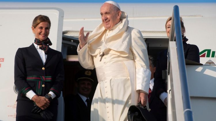 31번째 사도적 순방을 출발하는 프란치스코 교황