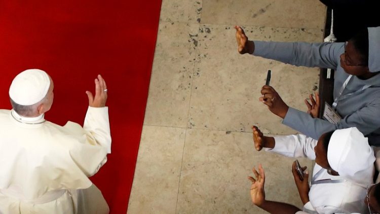 Pope Francis waves as he arrives at the Cathedral of Our Lady of the Immaculate Conception in Maputo