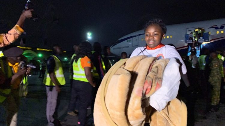 L'arrivée de ressortisants nigérians à l'aéroport de Lagos, après leur évacuation d'Afrique du Sud, le 11 septembre 2019.