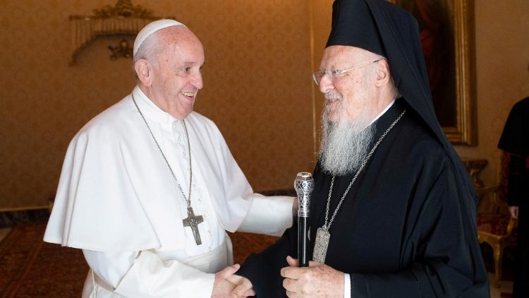 Archivbild: Papst Franziskus und Patriarch Bartholomaios