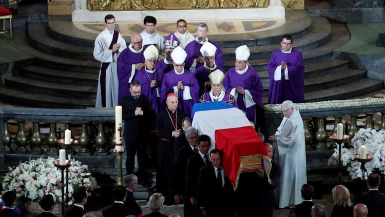 Église Saint-Sulpice, à la fin de la messe de funérailles de Jacques Chirac, le 30 septembre 2019