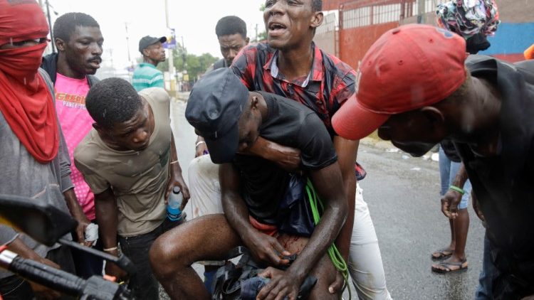 Feriti durante le manifestazioni a Port-au-Prince