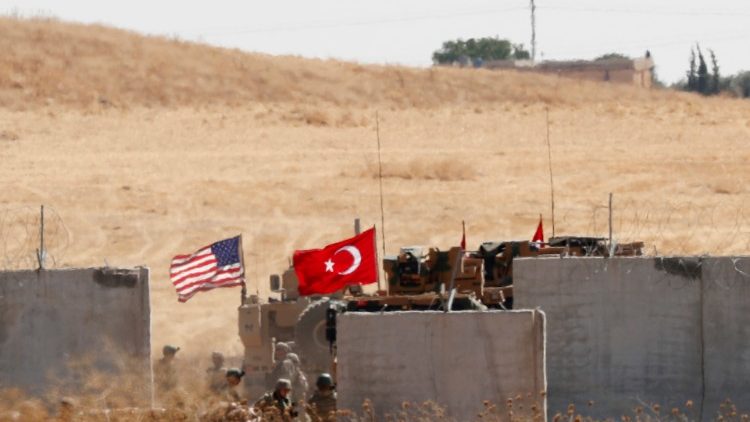 Truppe Usa e turche al confine turco