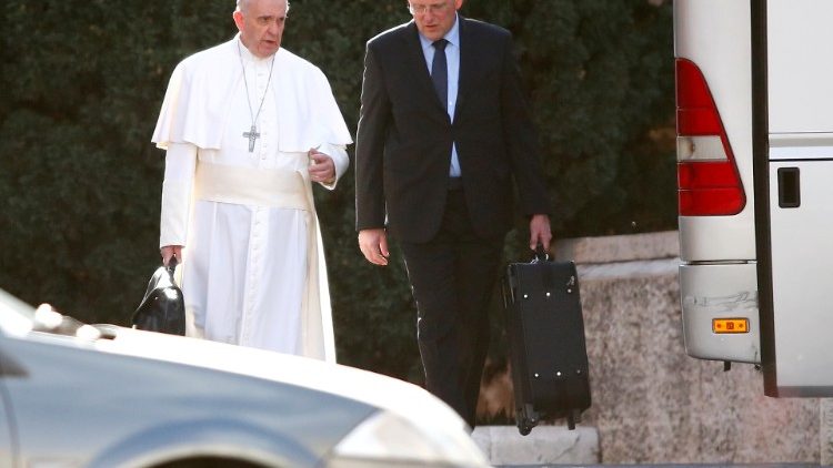 Papież przyjął dymisję komendanta Żandarmerii Watykańskiej