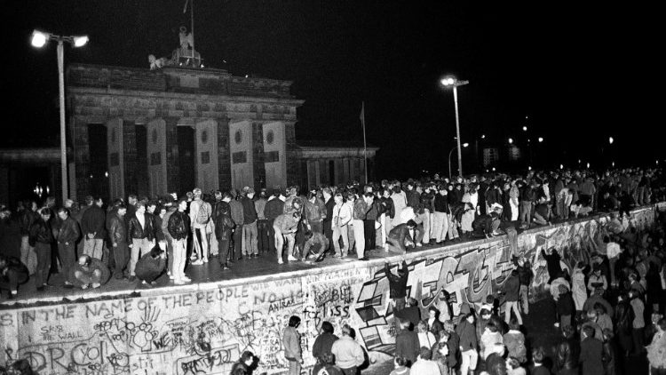 GERMANY-BERLINWALL/HISTORIC PICTURES