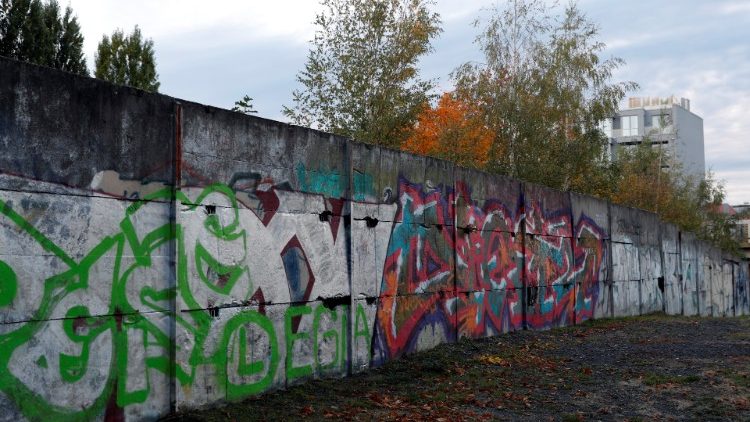 Reste der Berliner Mauer in der Bernauer Strasse - „Es war ein Moment voller Emotionen“, so die Bischöfe über den Mauerfall