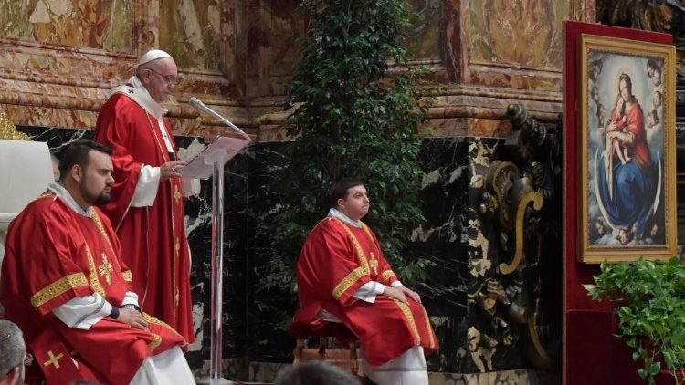 教皇フランシスコ、この一年に亡くなった枢機卿と司教らを追悼　2019年11月4日　バチカン・聖ペトロ大聖堂