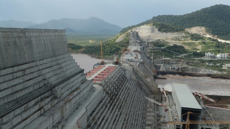 Le grand barrage de la Renaissance, actuellement en cours de construction sur le Nil par l'Éthiopie.