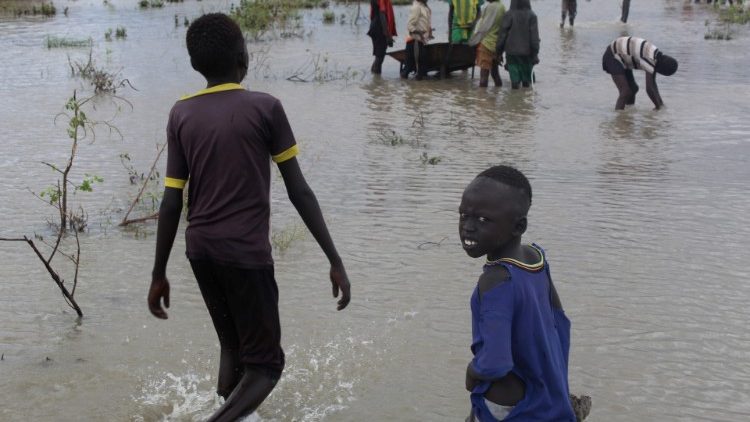 Popolazioni del Sud Sudan colpite dalle alluvioni 