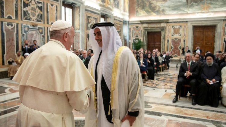 El Papa Francisco y el Jeque Mohamed bin Zayed Al Nahyan.