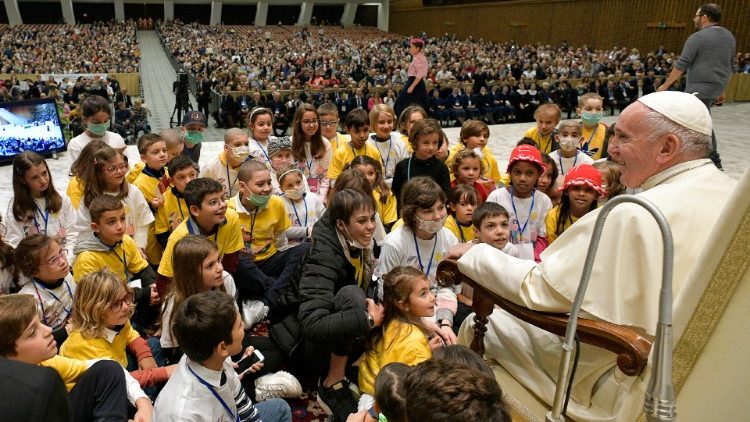 Popiežiaus audiencija Šventojo Sosto pediatrinės ligoninės „Bambino Gesù“ bendruomenei