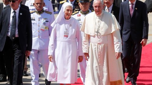 Thailand: An der Seite ihres Cousins, des Papstes