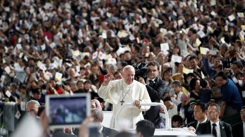 S papežem Frančiškom skozi minuli teden - Tajska in Japonska
