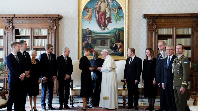 Rais Kersti Kaljulaid akutana na kuzungumza na Papa Francisko mjini Vatican, Alhamisi tarehe 28 Novemba 2019.