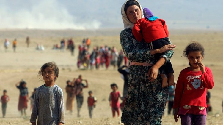 Jesiden im Sinjar-Gebirge 2014 auf der Flucht vor dem Islamischen Staat