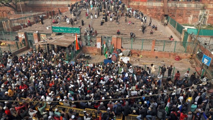 शुक्रवार की नमाज़ के बाद दिल्ली के जामा मस्जिद के बाहर नागरिकता कानून में संशोधन को लेकर विरोध प्रदर्शन