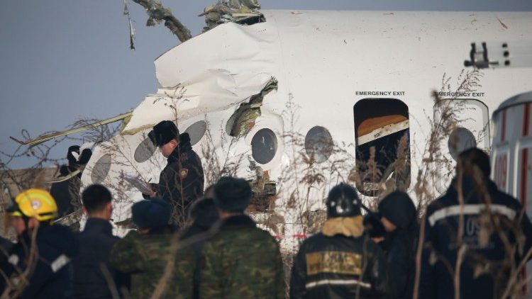Ратавальныя працы на месцы падзення самалёта ў Алматы