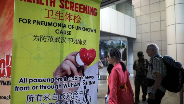 Las autoridades chinas confirmaron setenta y siete nuevos casos de contagio del nuevo coronavirus