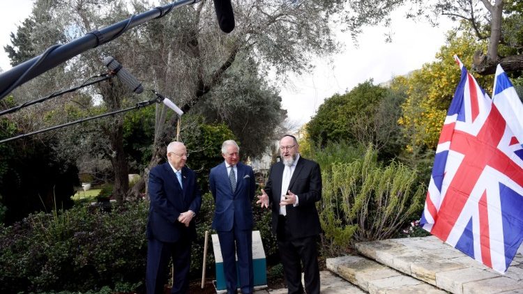 Le prince Charles et le président israélien, Reuven Rivlin, au mémorial de Yad Vashem à Jerusalem, le 23 janvier 2020. 