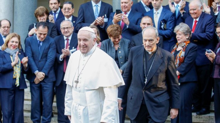 Pope Francis with finance ministers and economists at the Vatican workshop