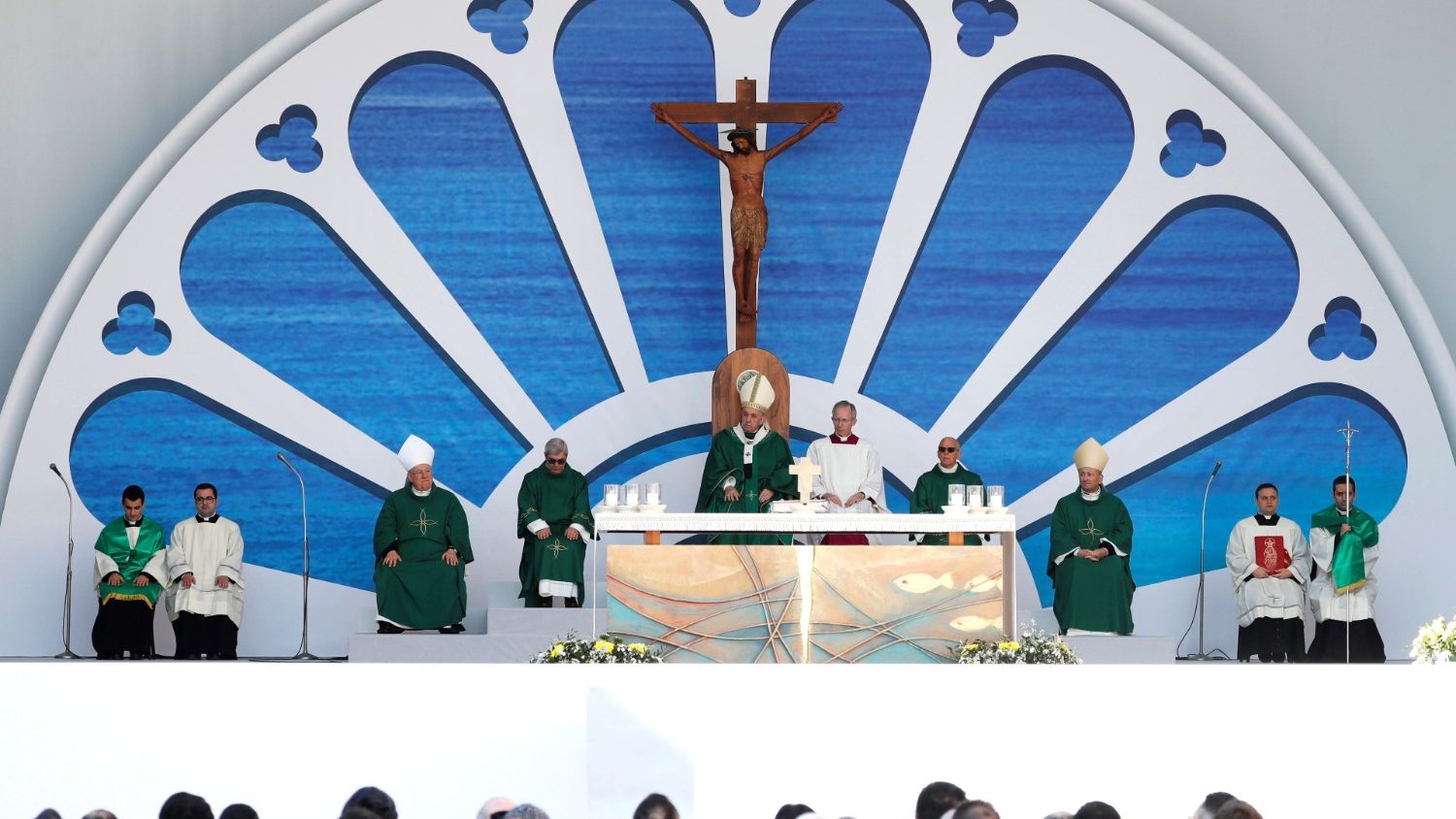 ആയുധങ്ങളുടെ ഹുങ്കാര ശബ്ദങ്ങള് നിലയ്ക്കട്ടെ! - vatican news