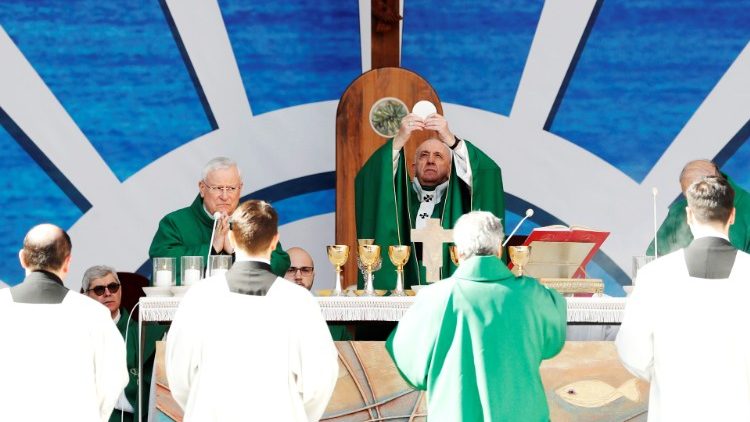 Missa presidida pelo Papa Francisco em Bari