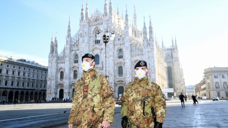 Катедралата Дуомо в Милано е затворена поради избухването на коронавируса