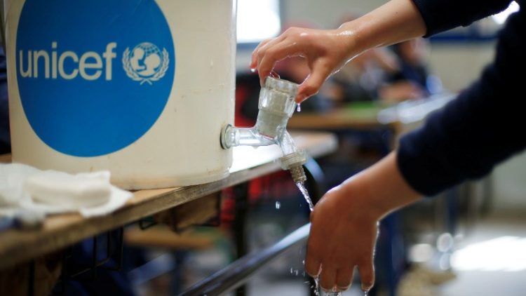 Selon l'Unicef, 3 milliards de personnes dans le monde n'ont pas d’installation pour se laver les mains à domicile.