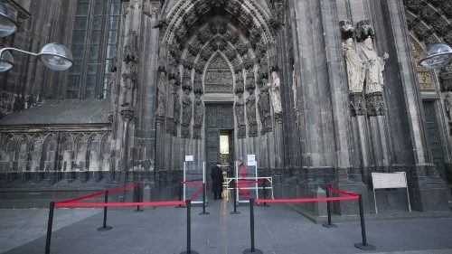 D: Schatzkammer im Kölner Dom wieder für Besucher geöffnet