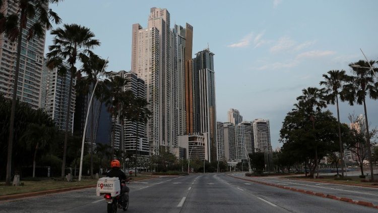 Cidade do Panamá vazia por causa da pandemia de coronavírus